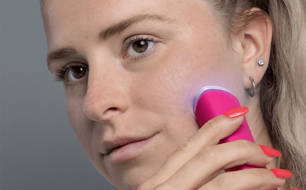 How to treat acne using LED light therapy