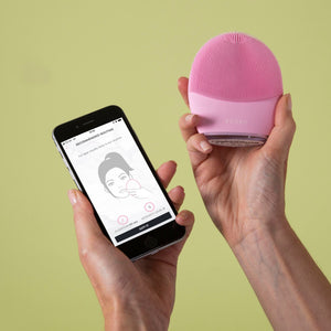 FOREO LUNA 3 Sonic Facial Cleanser & Anti-Ageing Massager